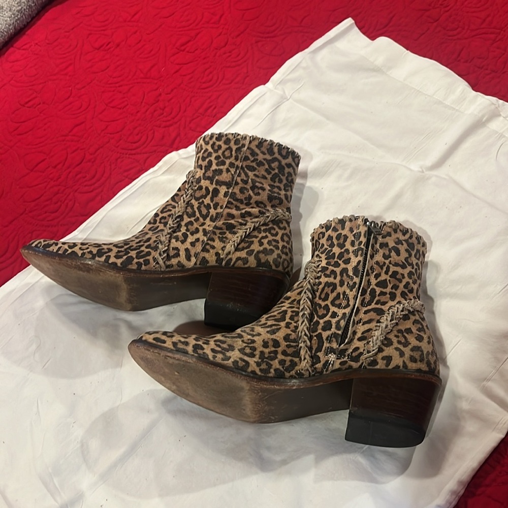Cheetah print boot - Picture 3 of 5